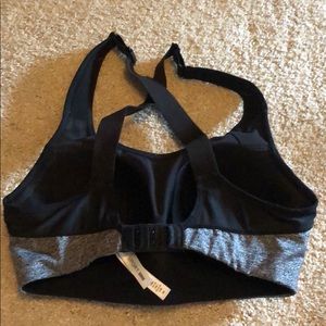 Victoria's Secret Other - Sports bra. Lightly padded Victoria's Secret Other - Sports bra. Lightly padded
